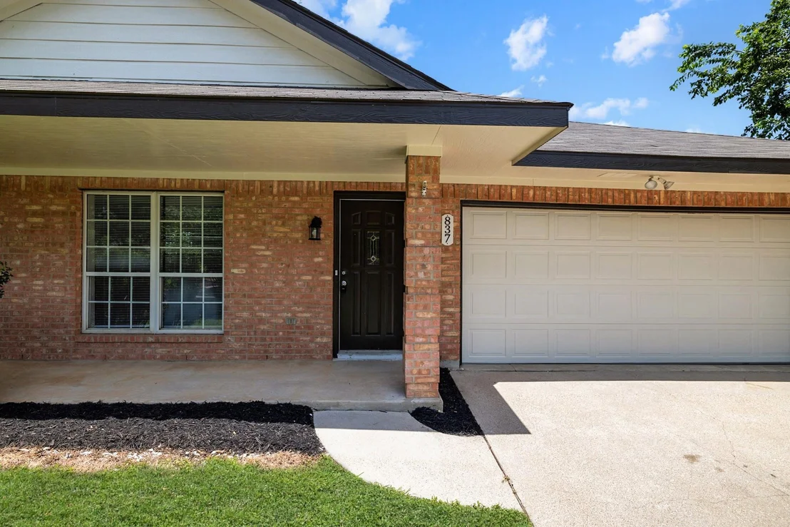 Photo of 837 Eagles WAY