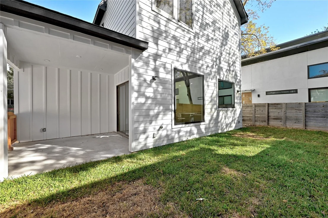 Photo of Unit 1 at 2717 Lyons RD