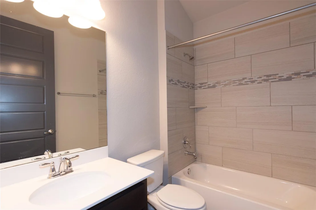 Photo of 120 Split Oak DR