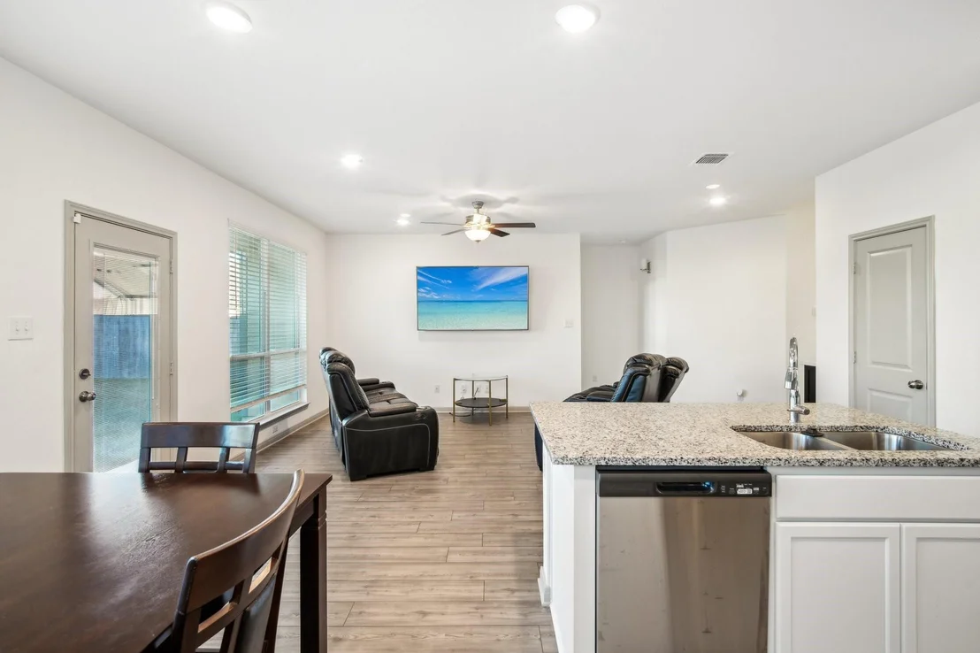 Photo of 6913 McGregor LOOP