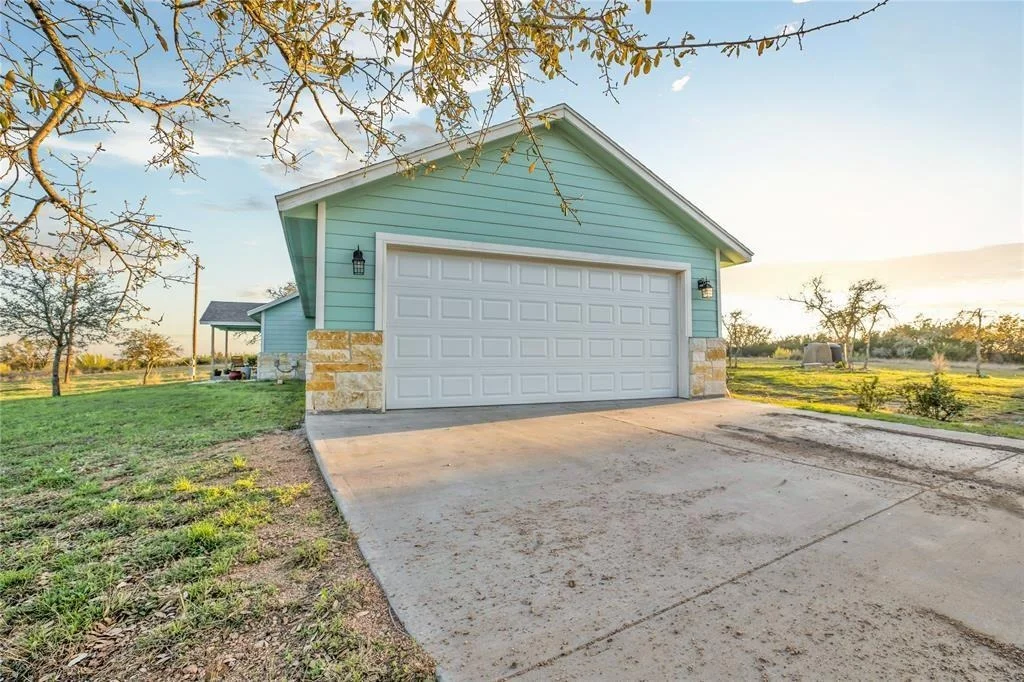 Photo of 220 Three Creeks DR