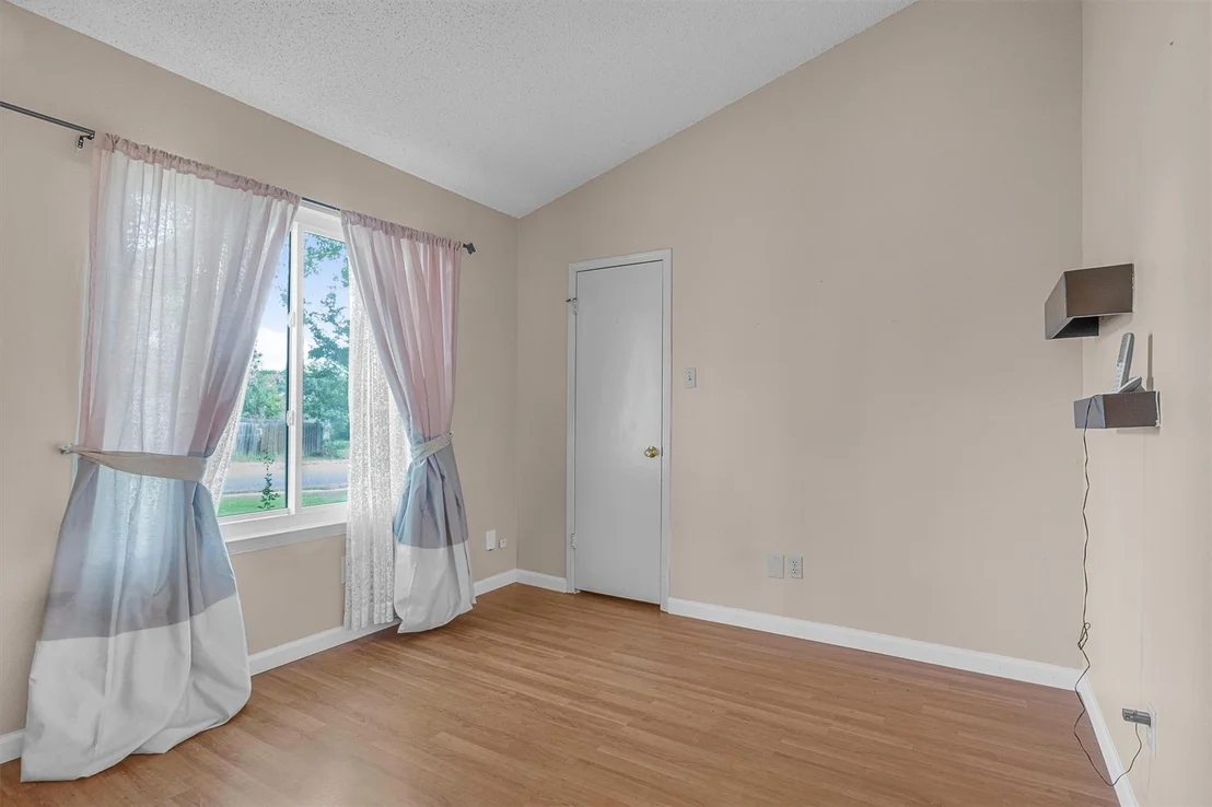 Photo of 1701 Laurel PATH