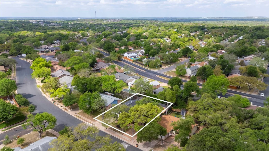 Photo of 7504 Whispering Oaks DR