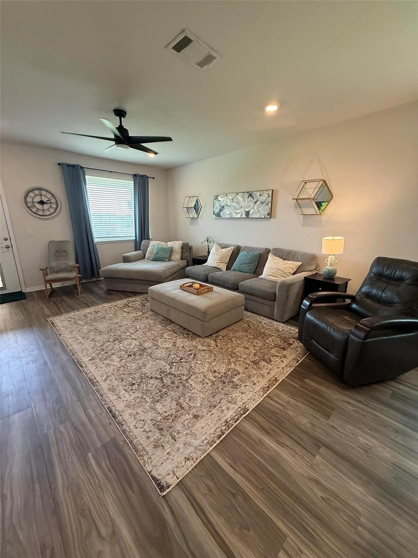 Photo of 813 Cade CV