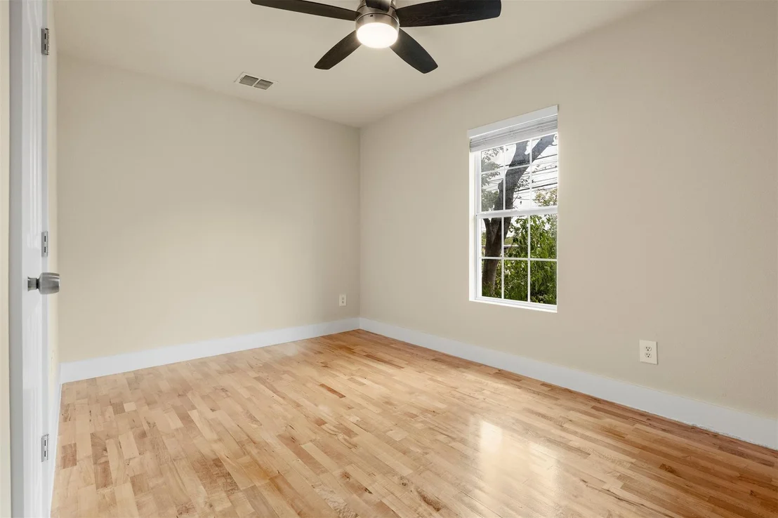 Photo of 500 Denson DR