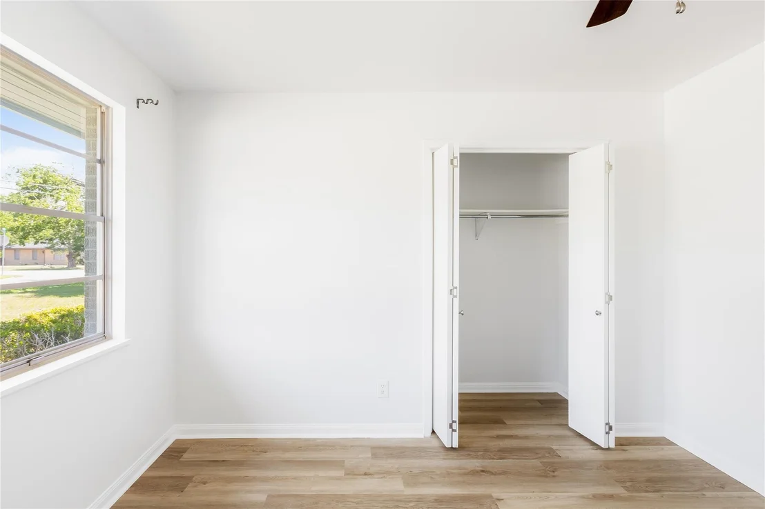 Photo of 304 W Bee ST