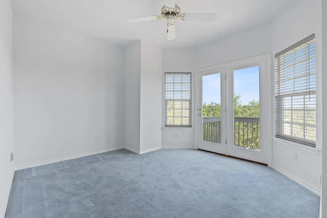 Photo of 700 Barrett LN