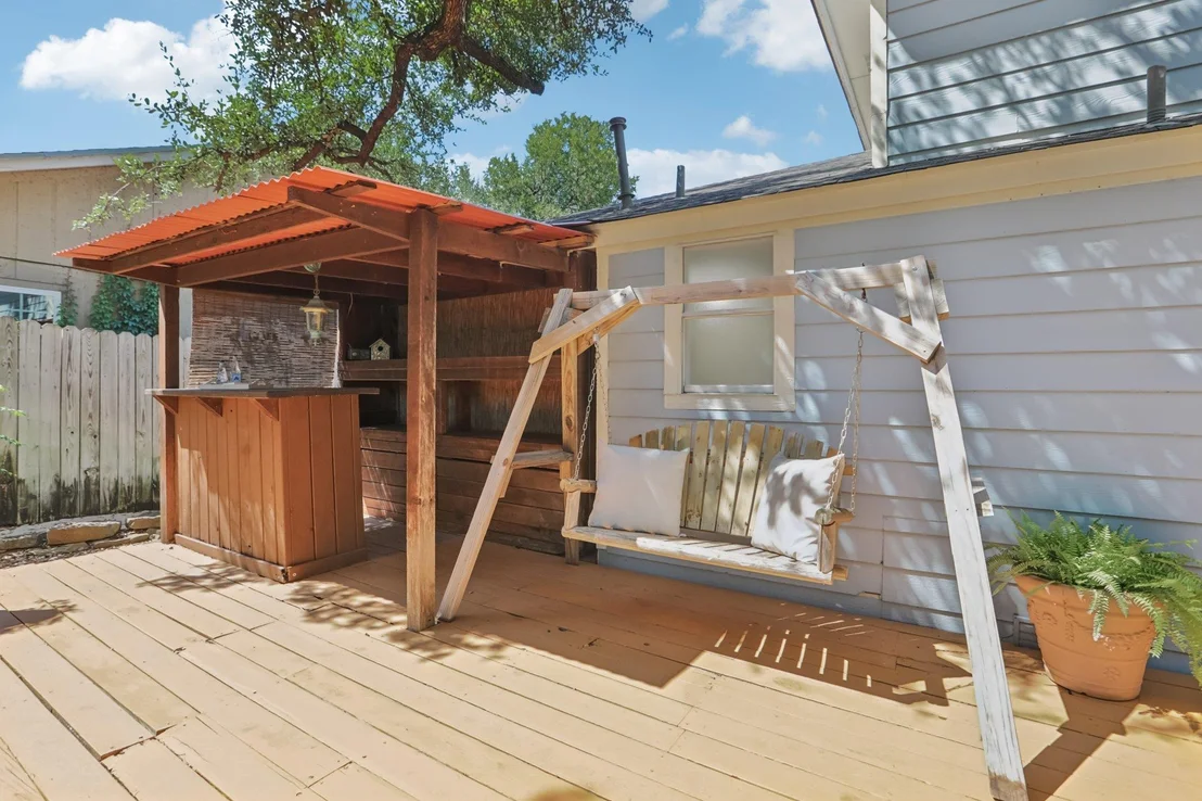 Photo of 4107 Adelphi LN