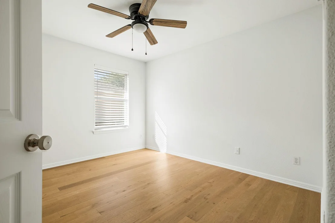 Photo of 1535 Lorson LOOP