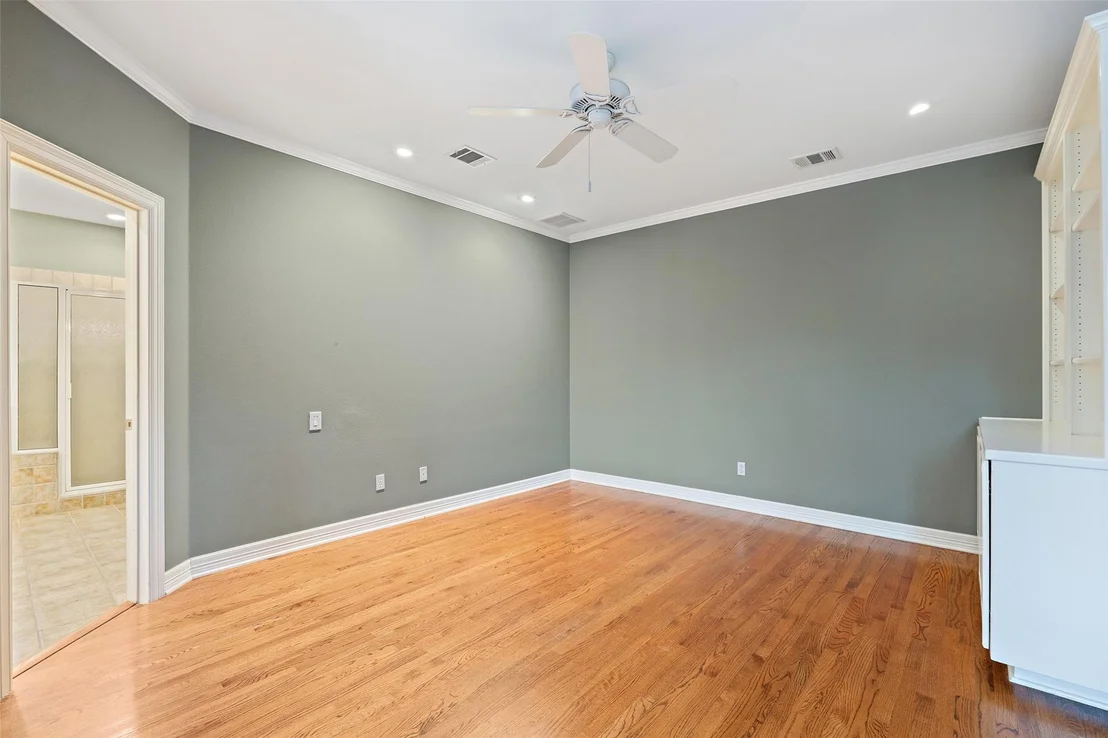 Photo of 127 Roberts CIR