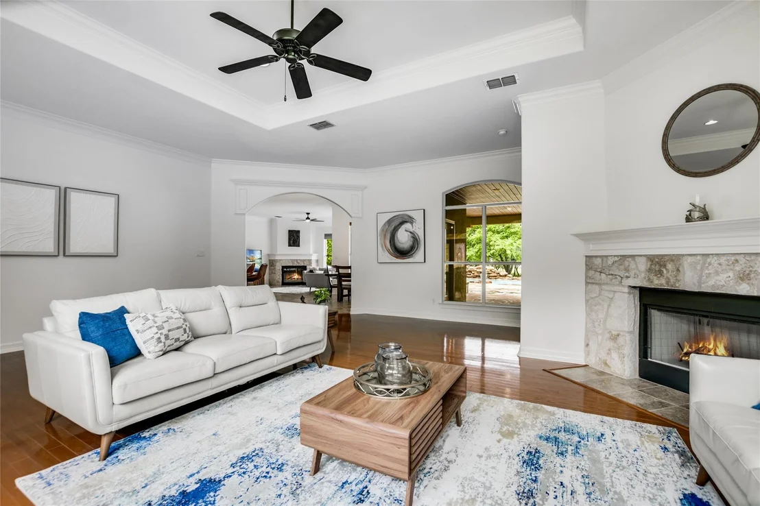 Photo of 112 Oak Plaza DR