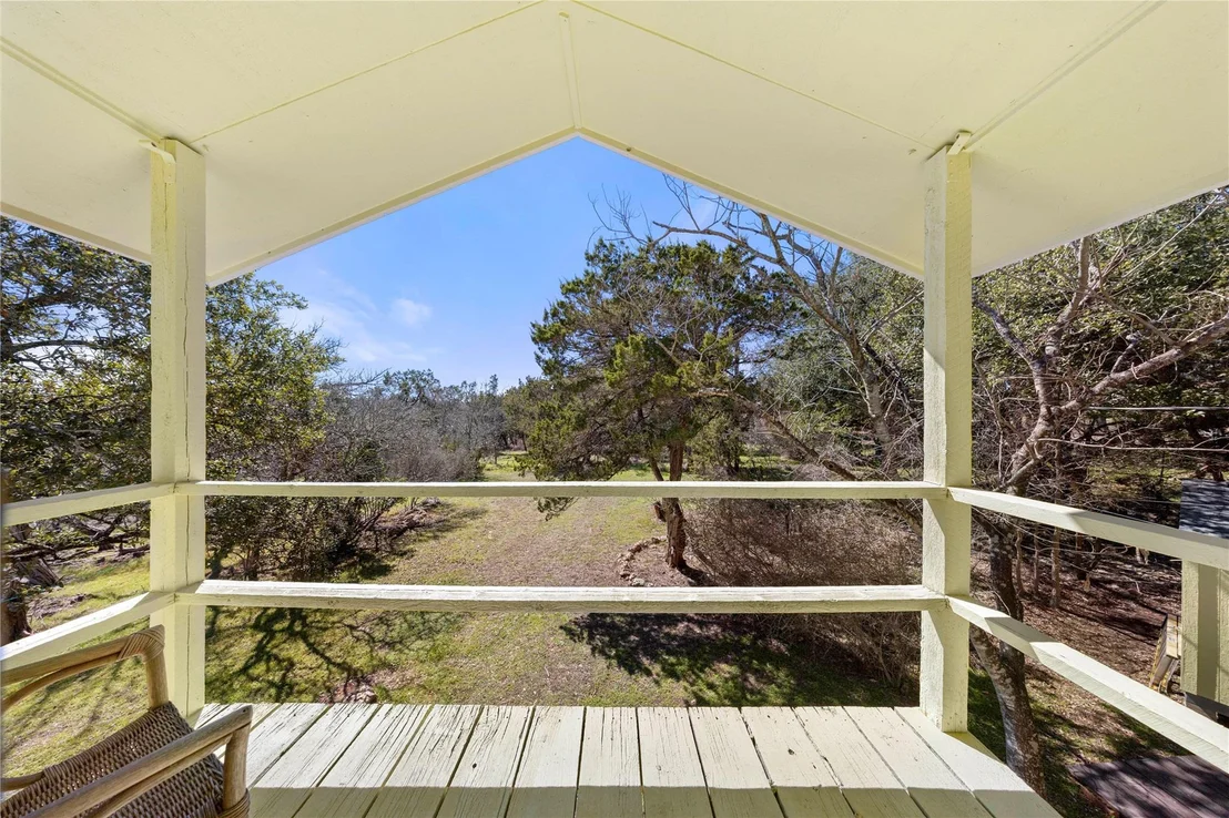 Photo of 305 Clear Springs RD