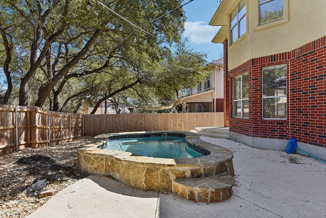 Photo of 3998 Lord Byron CIR