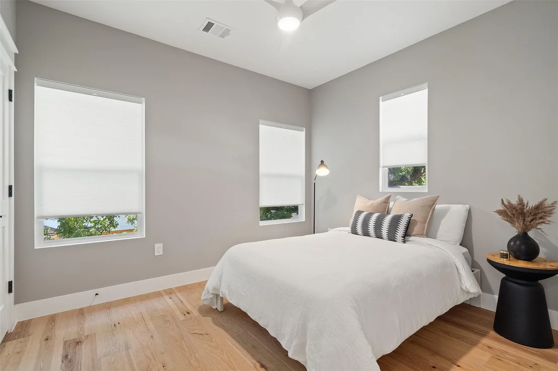 Photo of Unit 2 at 405 W North Loop BLVD