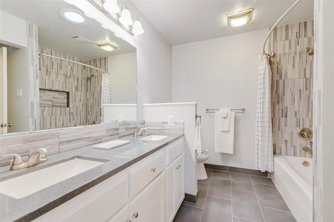 Photo of 5799 Rittenhouse Shore DR