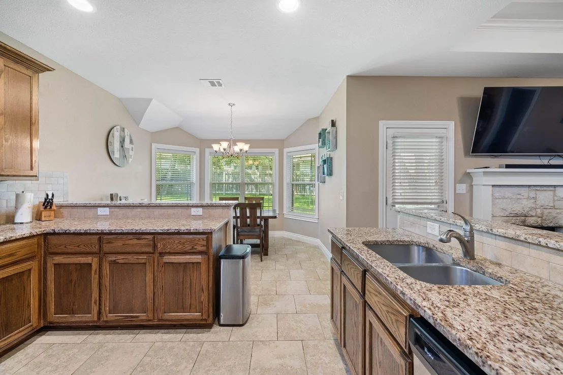 Photo of 198 Sheridan LOOP