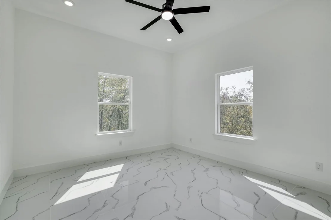 Photo of 121 Diamond Head DR
