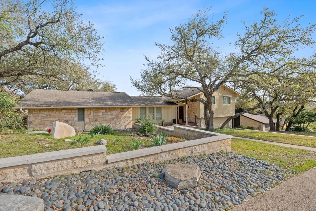 Photo of 1407 Lost Creek BLVD