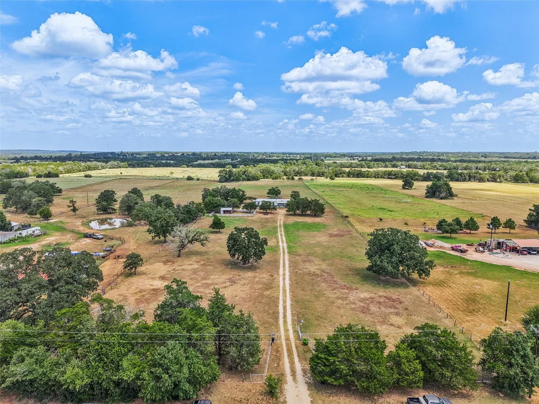 Photo of 372 Hofferek RD