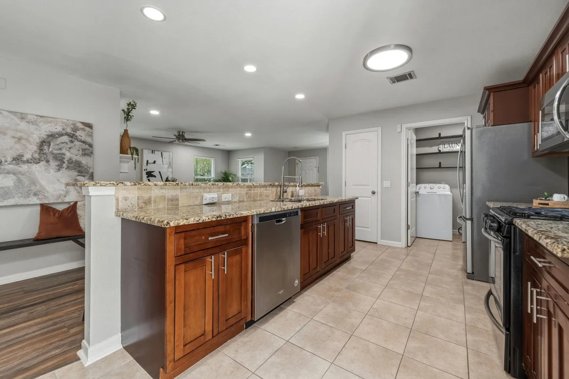Photo of 236 Bradfield DR