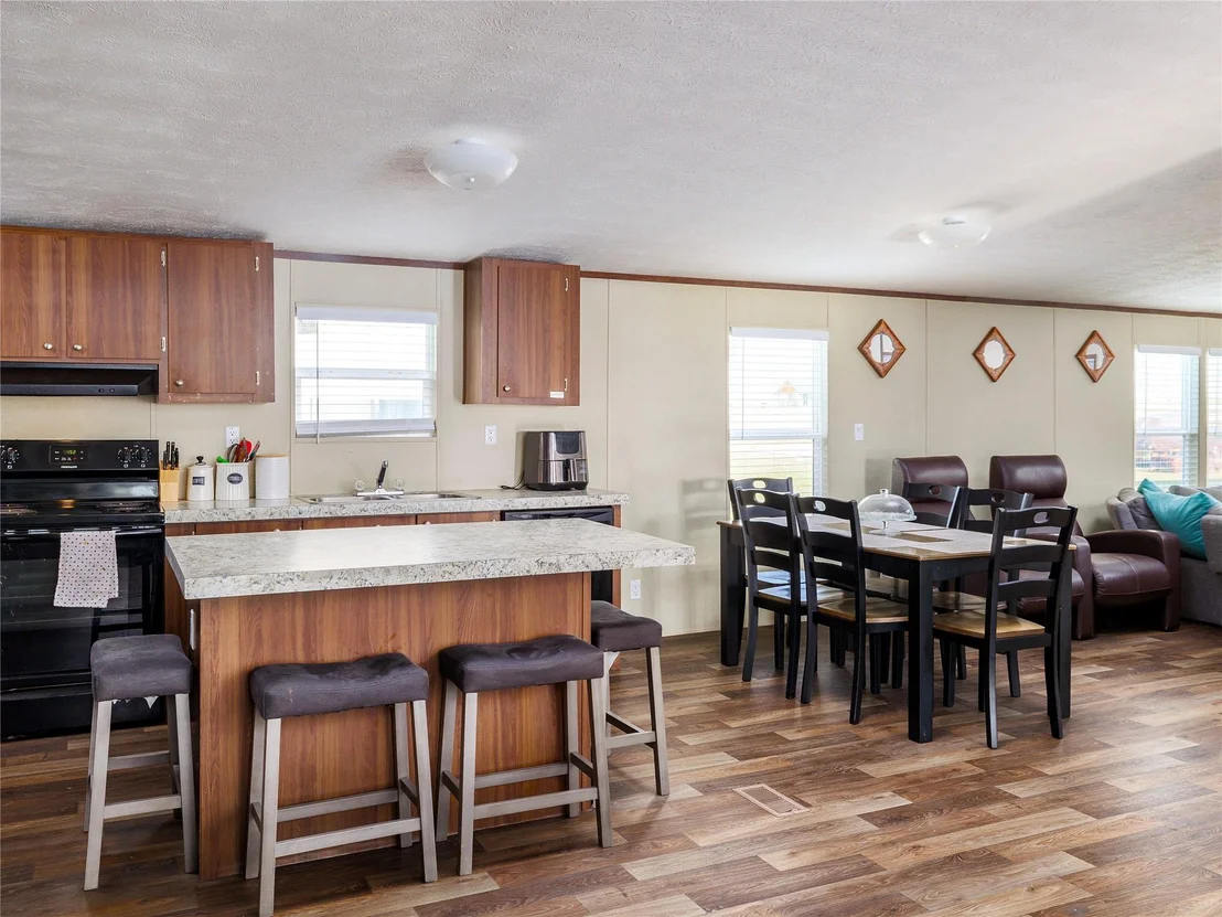 Photo of 2877 County Road 463 RD