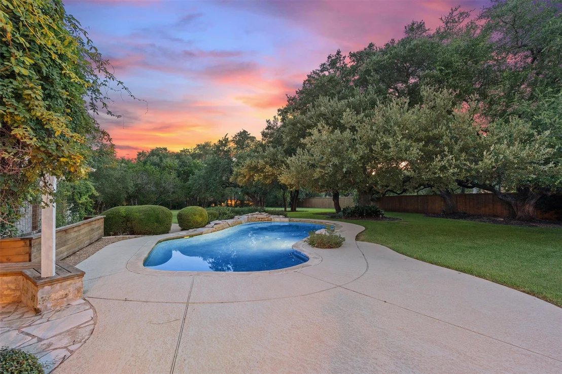 Photo of 127 Roberts CIR