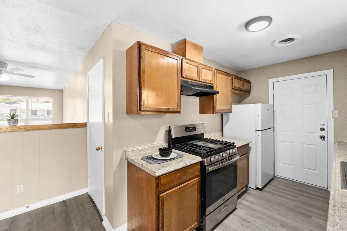 Photo of 1301 West LN