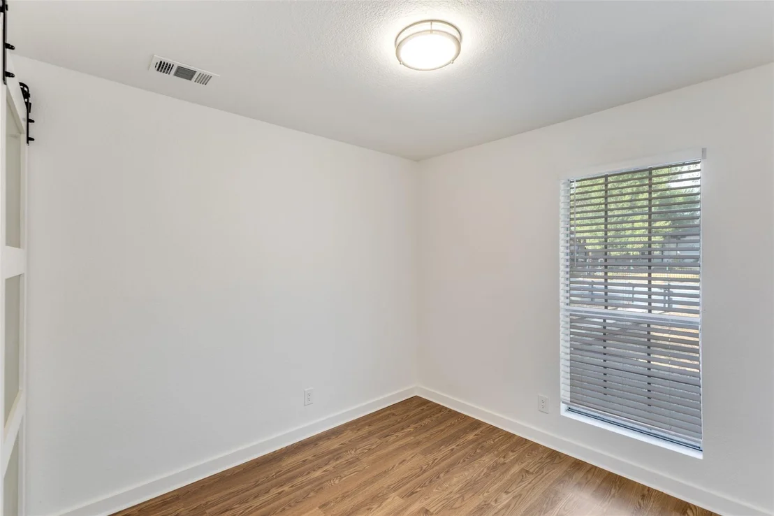 Photo of 1107 Chesapeake DR