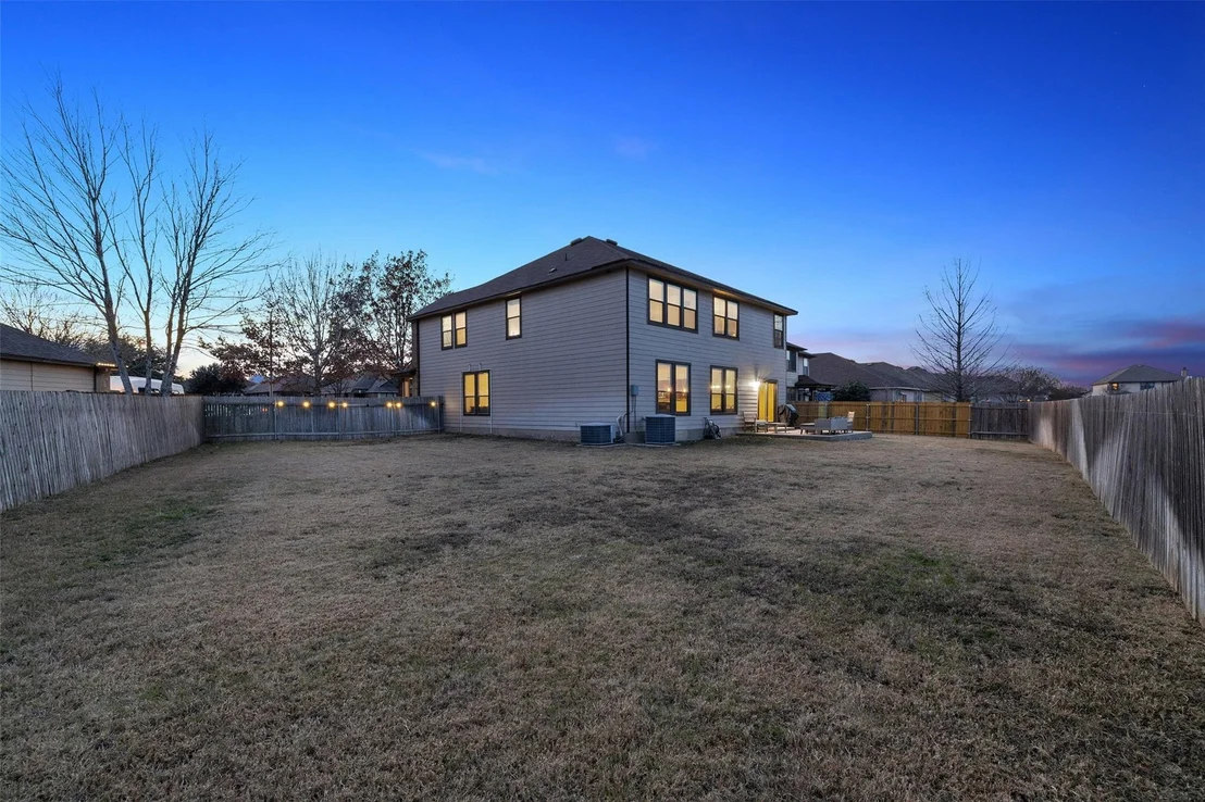 Photo of 605 Apricot DR