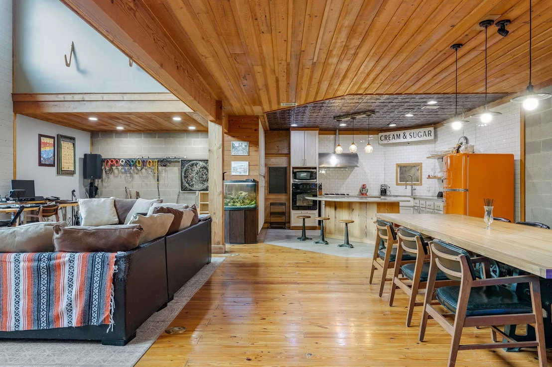 Photo of 10104 Vassar RD
