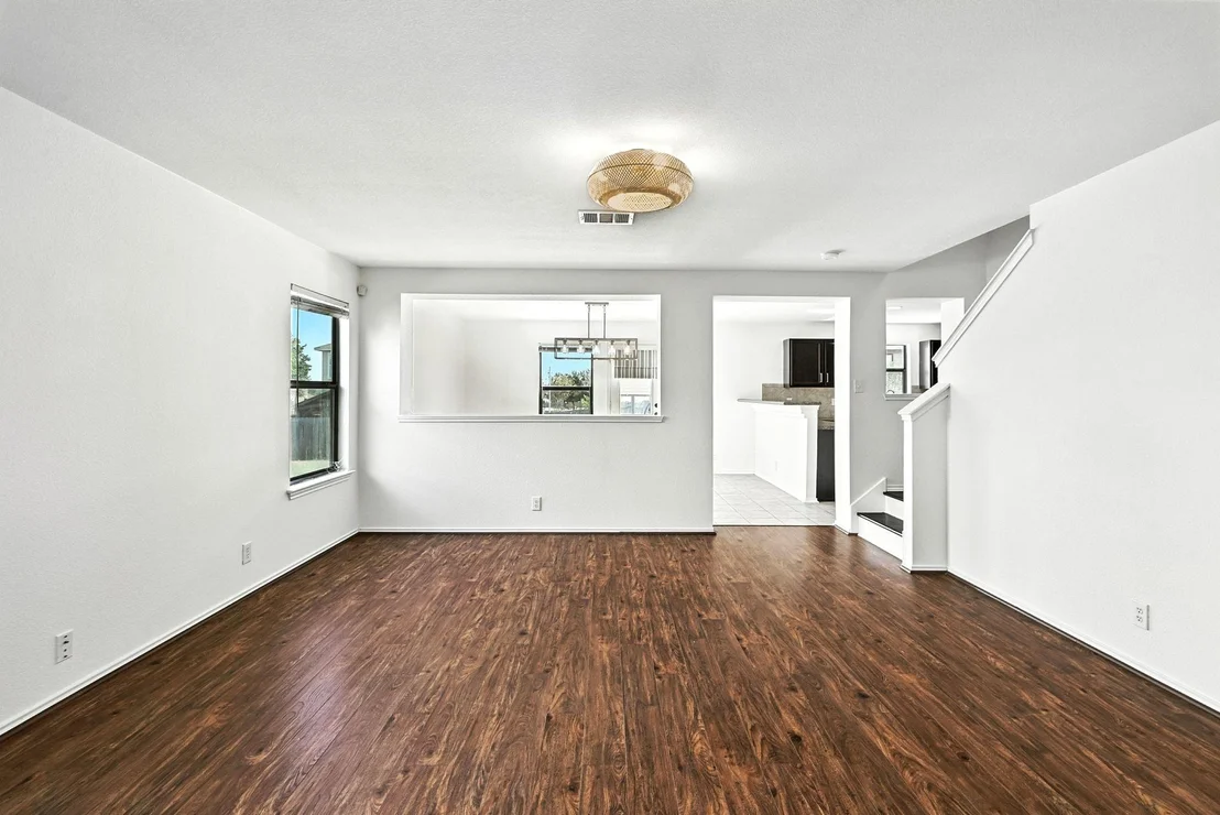 Photo of 290 Cushman DR
