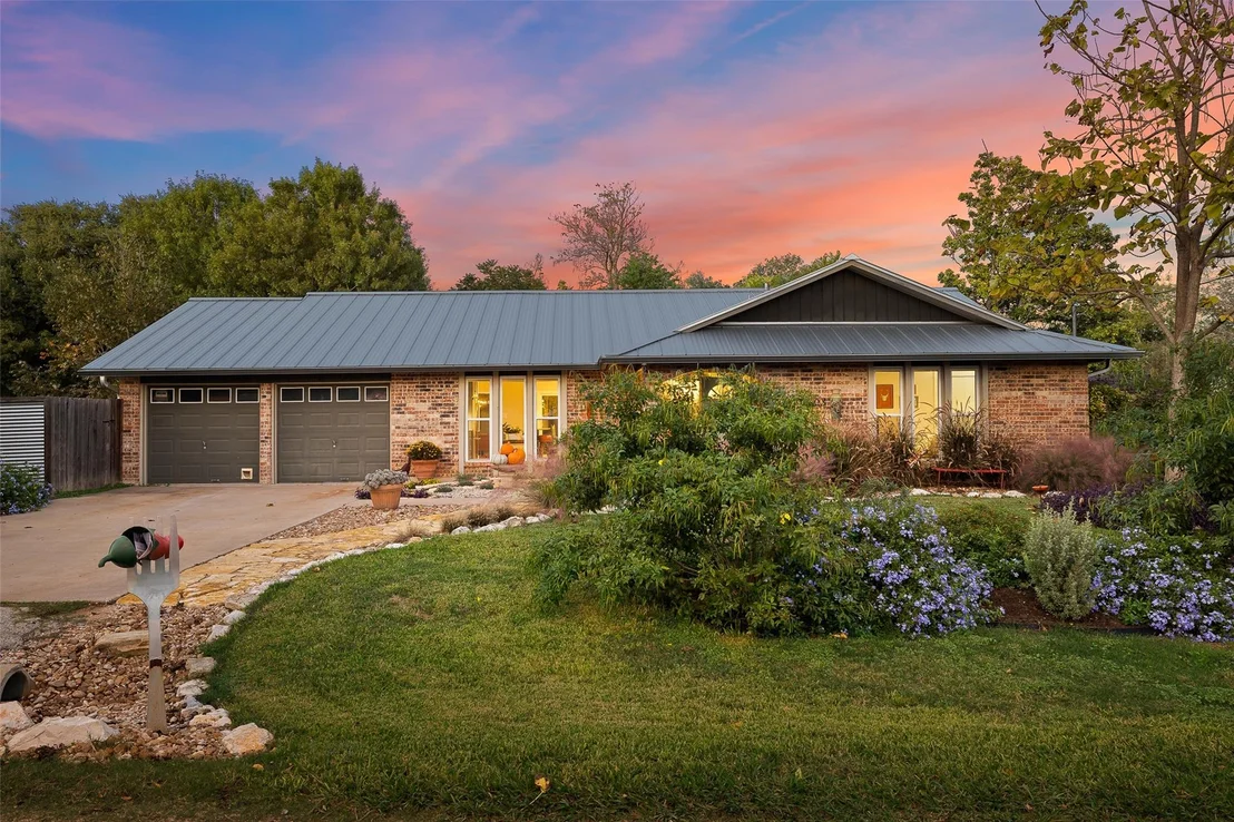 Photo of 2400 Rustic Oak LN