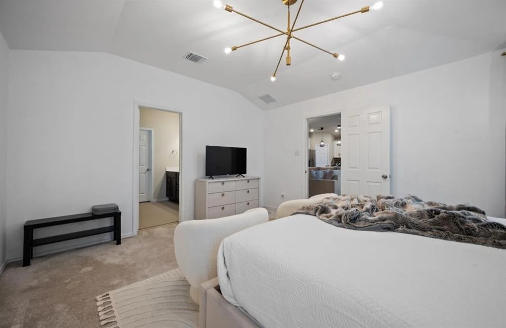 Photo of 140 Rearden BLVD
