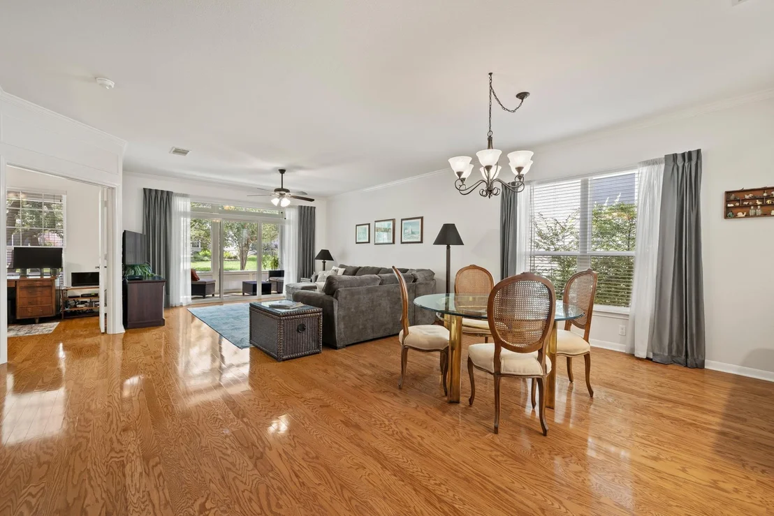 Photo of 302 Rosecliff DR