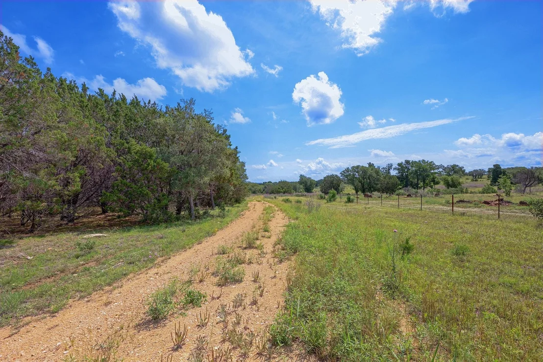 Photo of 19131 Wolfridge RD