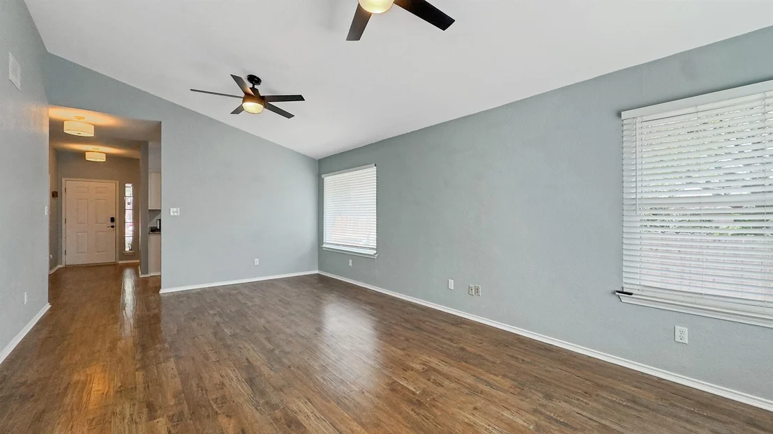 Photo of 9000 Anna ST