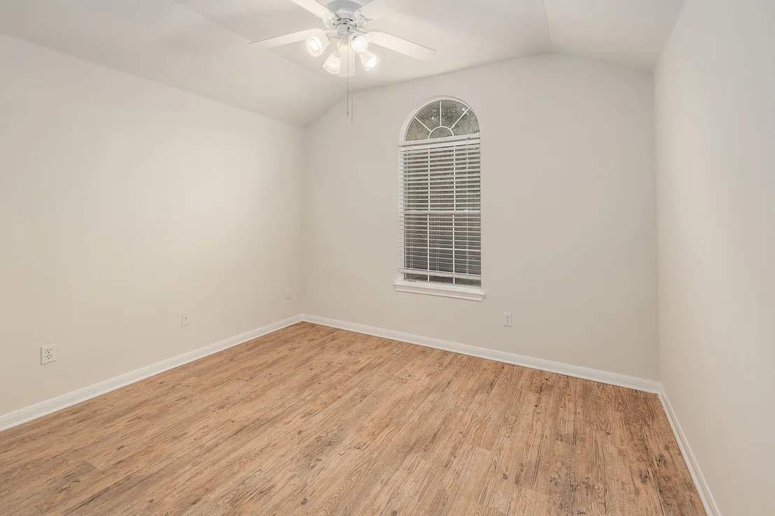 Photo of 102 Chandler Pointe LOOP