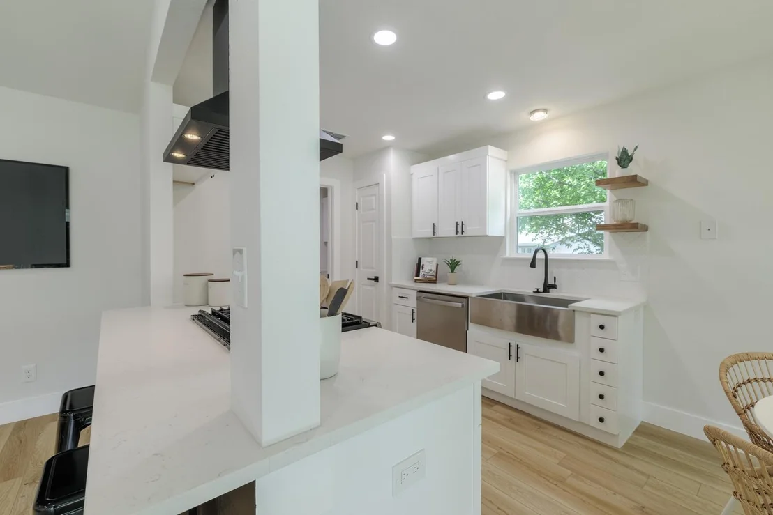 Photo of 4504 Southwest DR