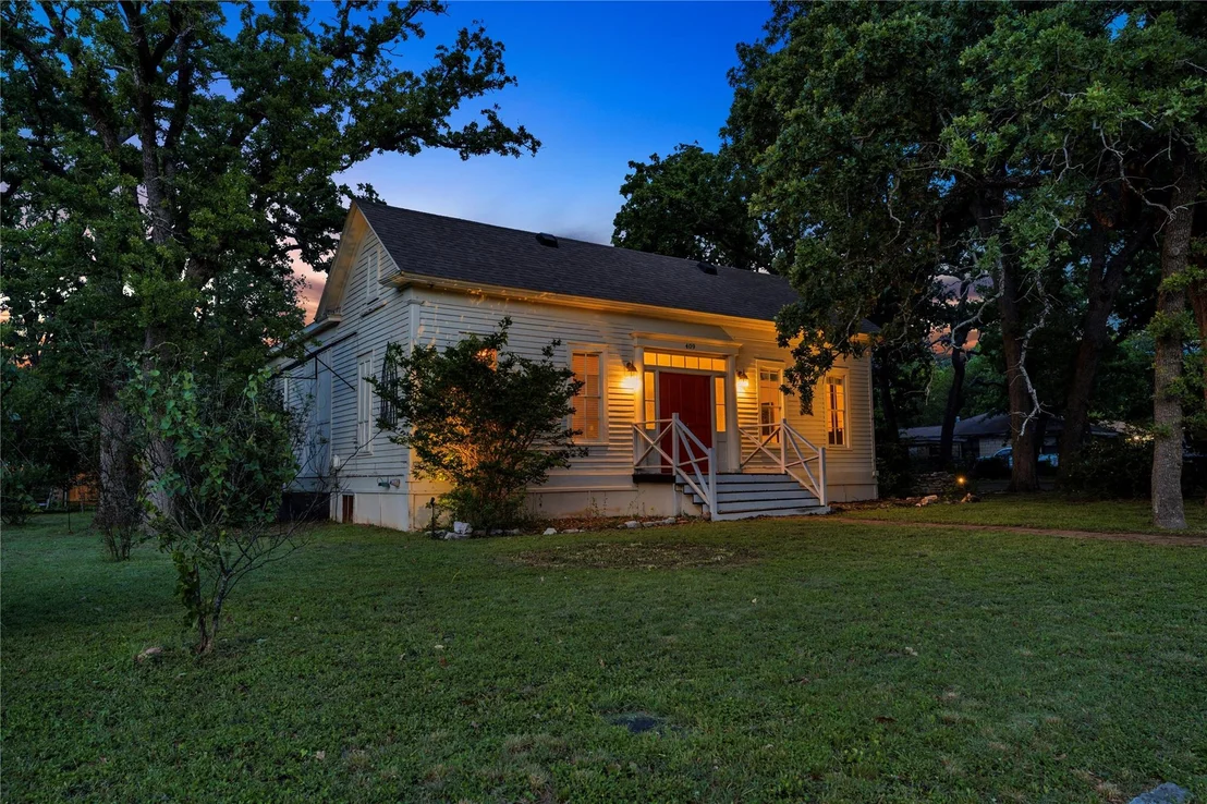 Photo of 409 N Main ST