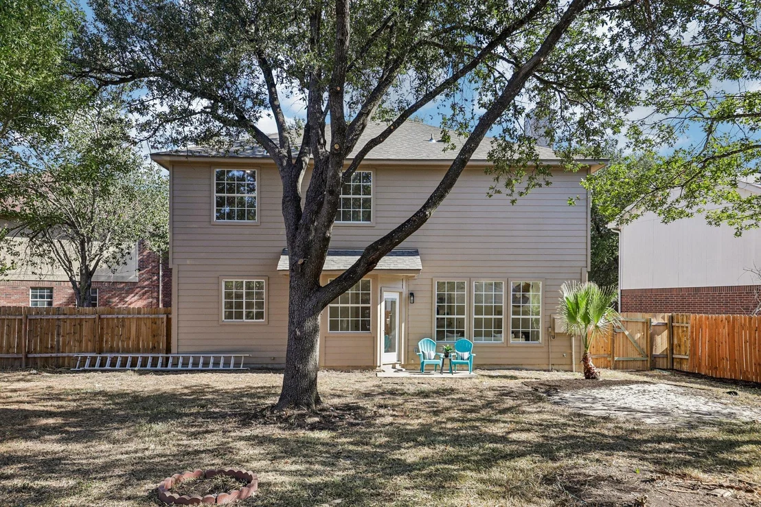 Photo of 16300 Suzi CV