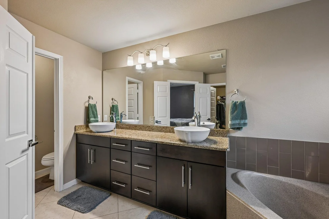 Photo of 2336 Lyla LN