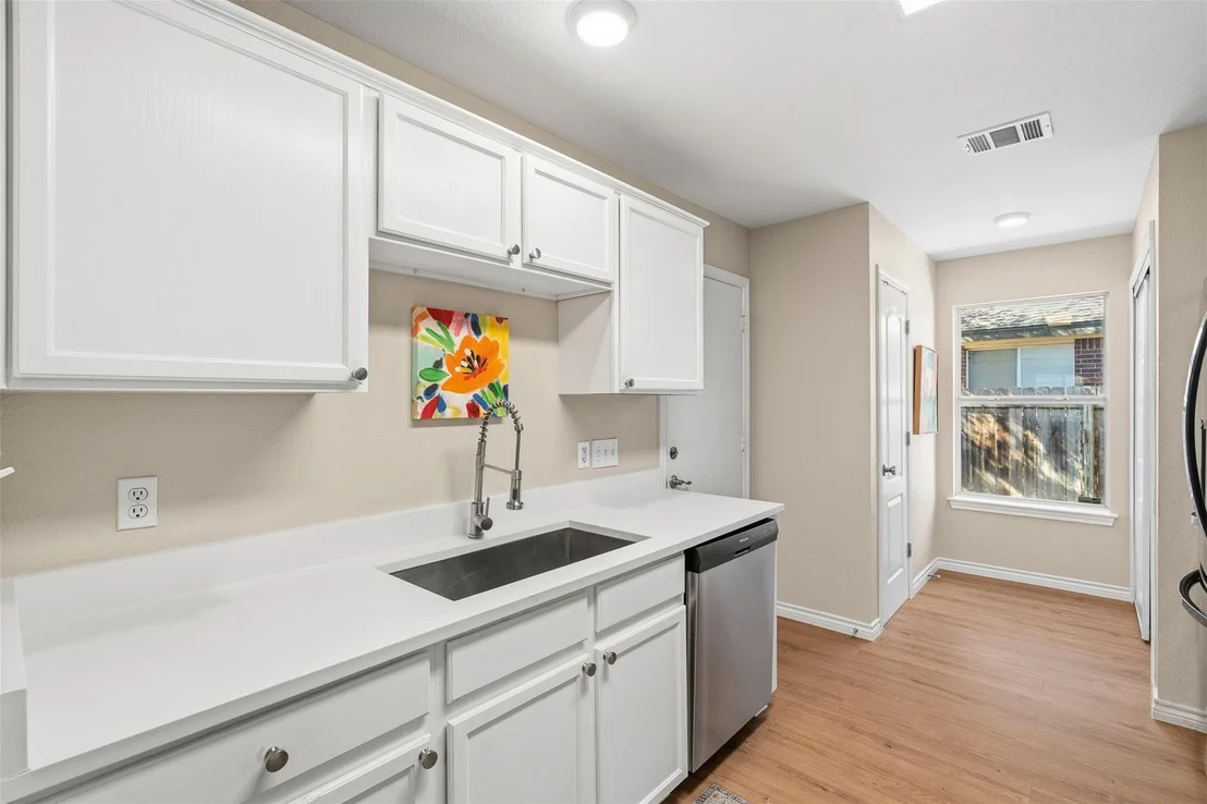 Photo of 115 Finch LN