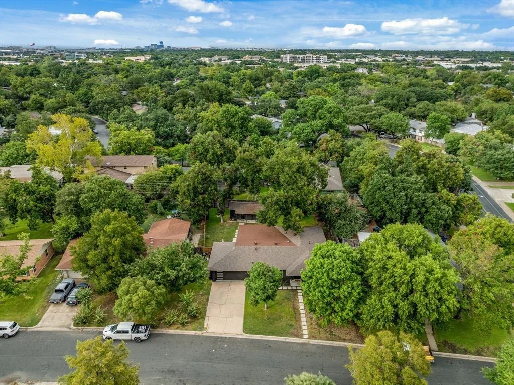 Photo of 2902 Skylark DR