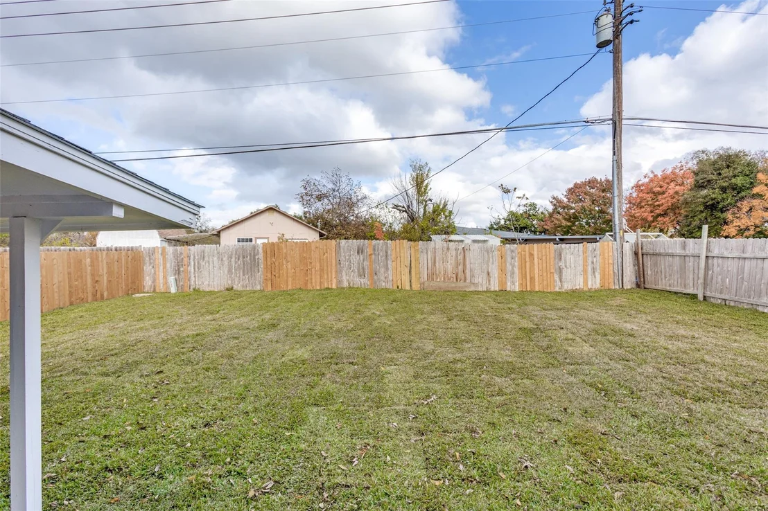 Photo of 1720 Pine Knoll DR