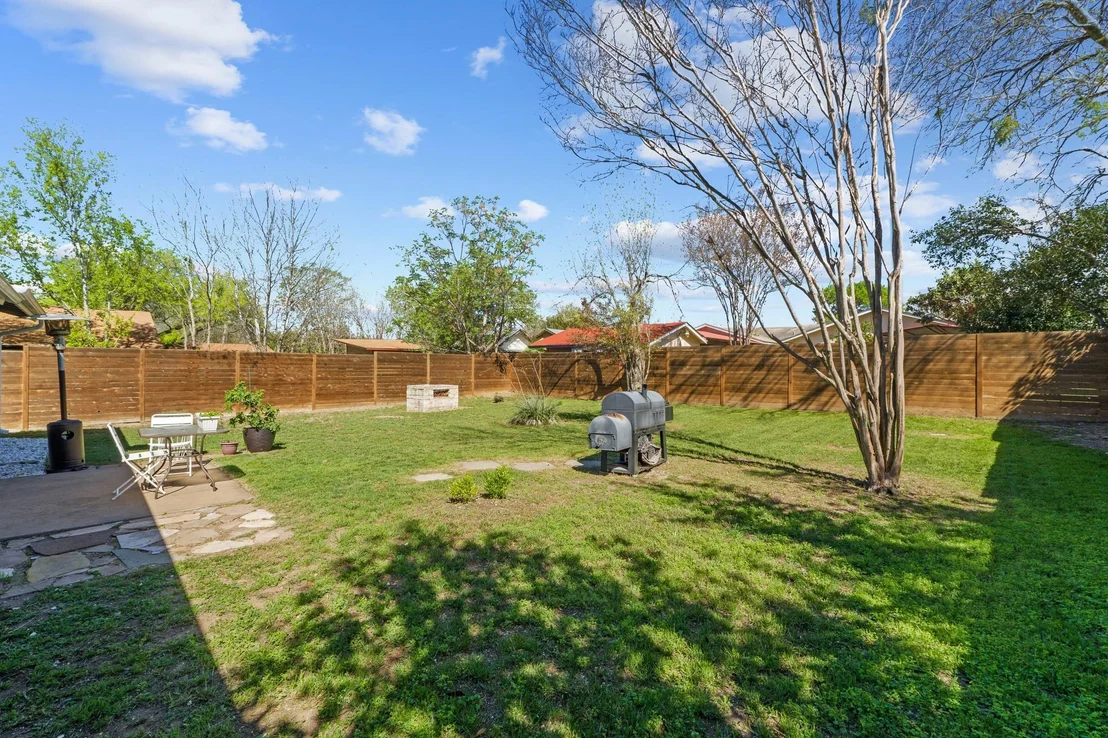 Photo of 5811 Glenhollow PATH