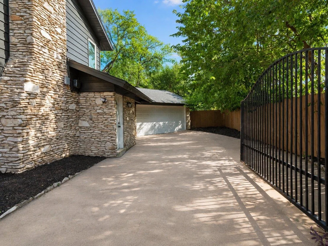 Photo of 3105 Borden RD