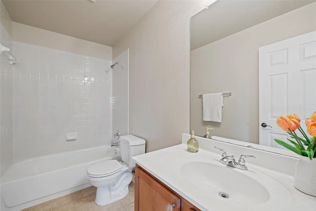 Photo of 1115 Henderson DR