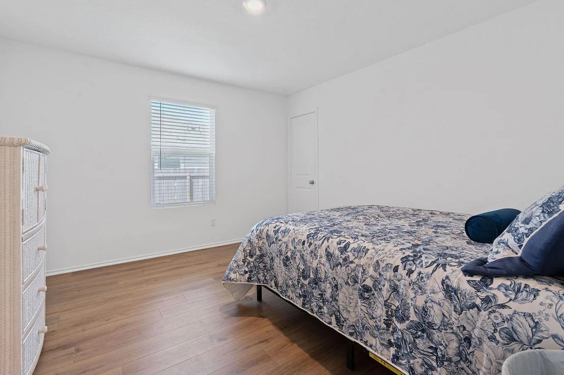 Photo of 656 Silver Springs BND