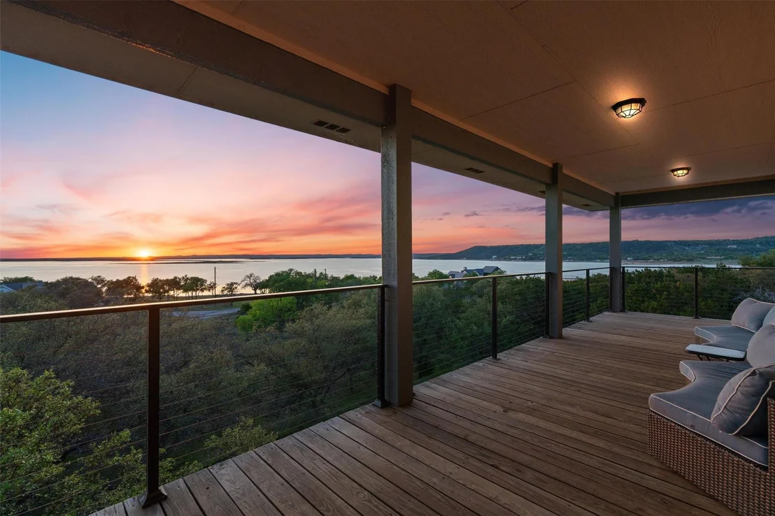 Photo of 4401 Sunset Cliff RD