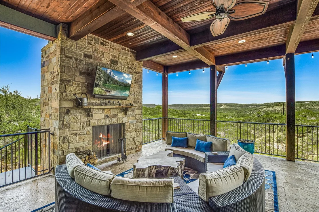 Photo of 400 Hillview RD
